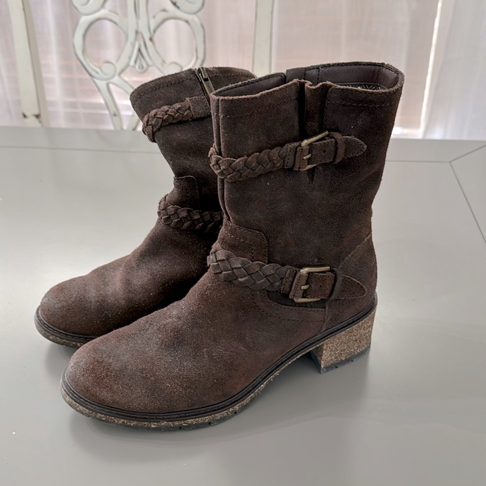 Women’s Aetrex Boots
